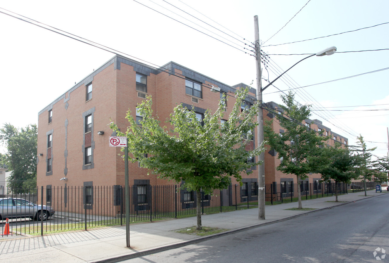 Marjorie Richardson Court apartments - Marjorie Richardson Court apartments