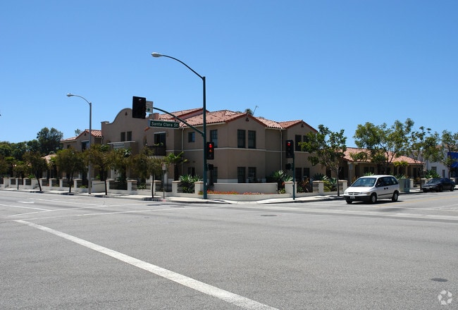 Building Photo - 123 S Ventura Ave Rental