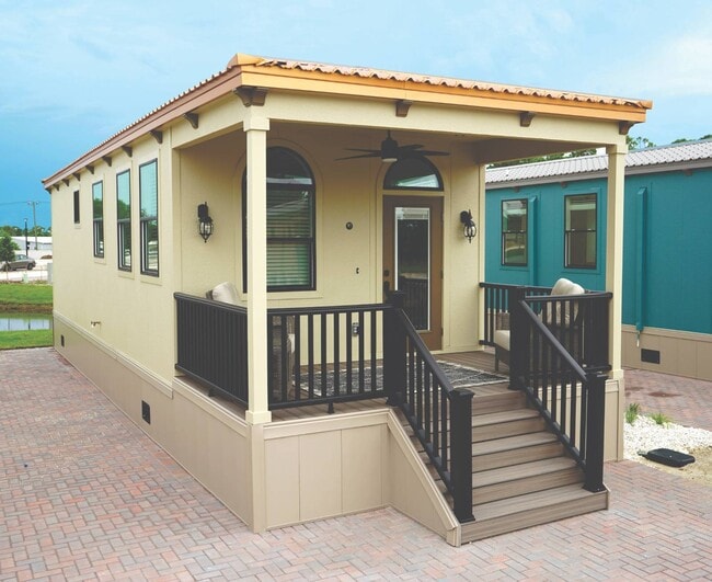 Building Photo - 6165 Talon Bay Dr