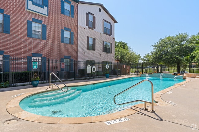 Pool - The Manor at Jersey Village Apartments