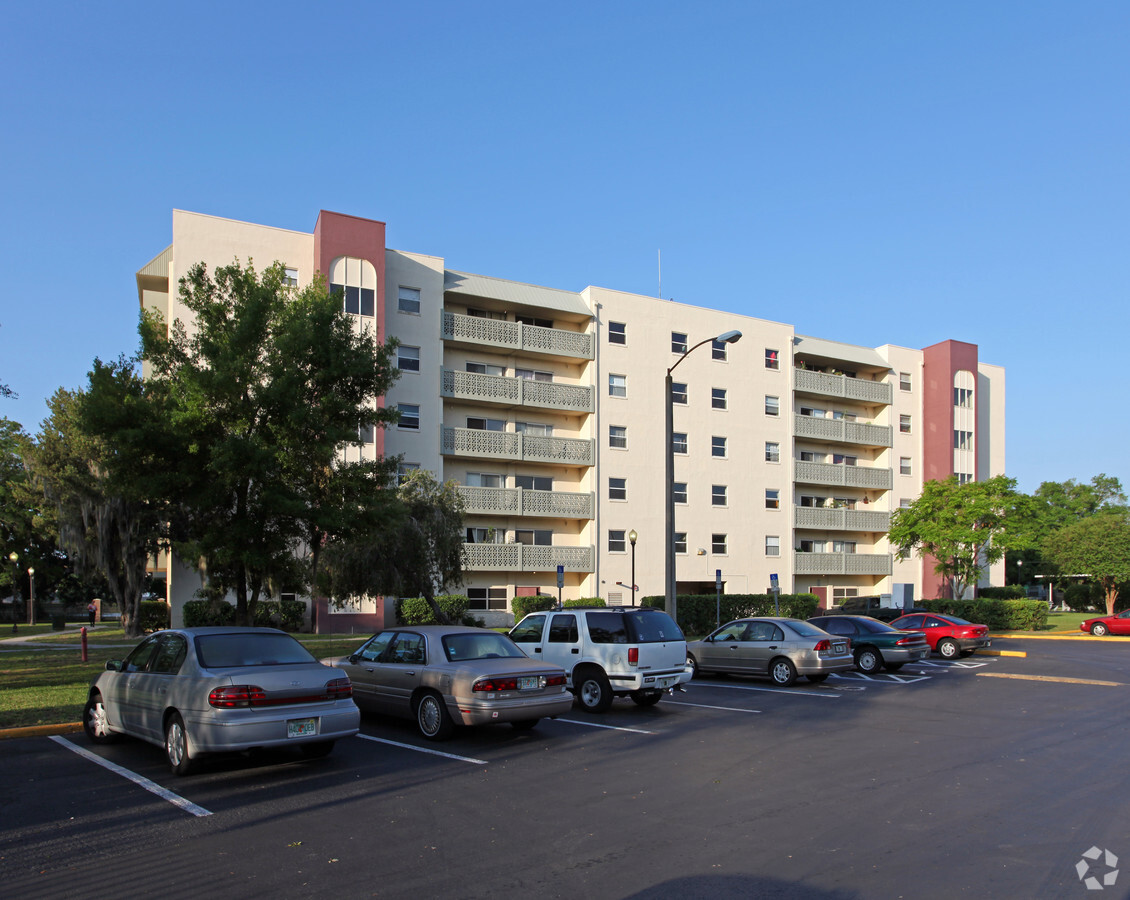 Photo - Lorna Doone Apartments