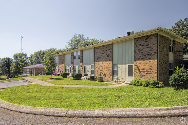 Building Photo - Oak Manor Apartments