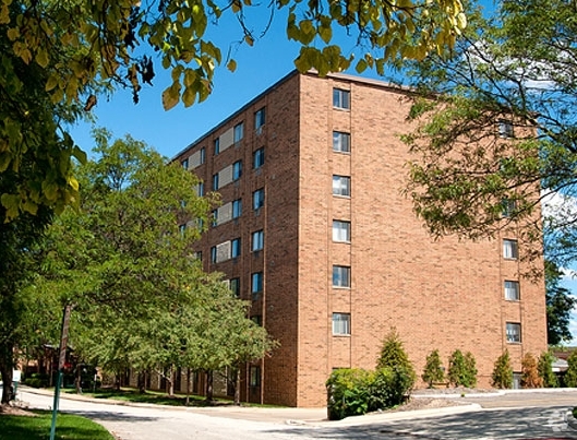 Primary Photo - Danbury Commons Rental