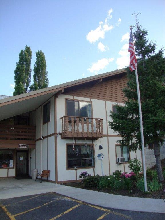 Building Photo - Berg Rose