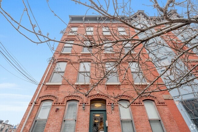 Building Photo - 128 Bright St Rental