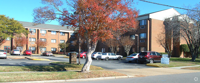 Photo - Suburban House Apartments