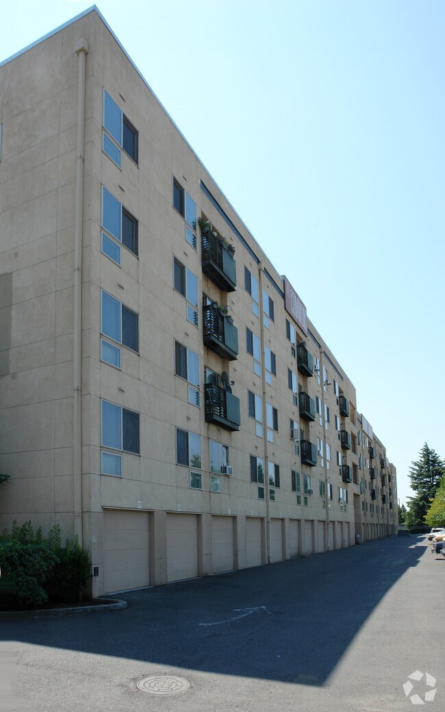 The Commons Apartments Portland, Oregon 18 units available After55