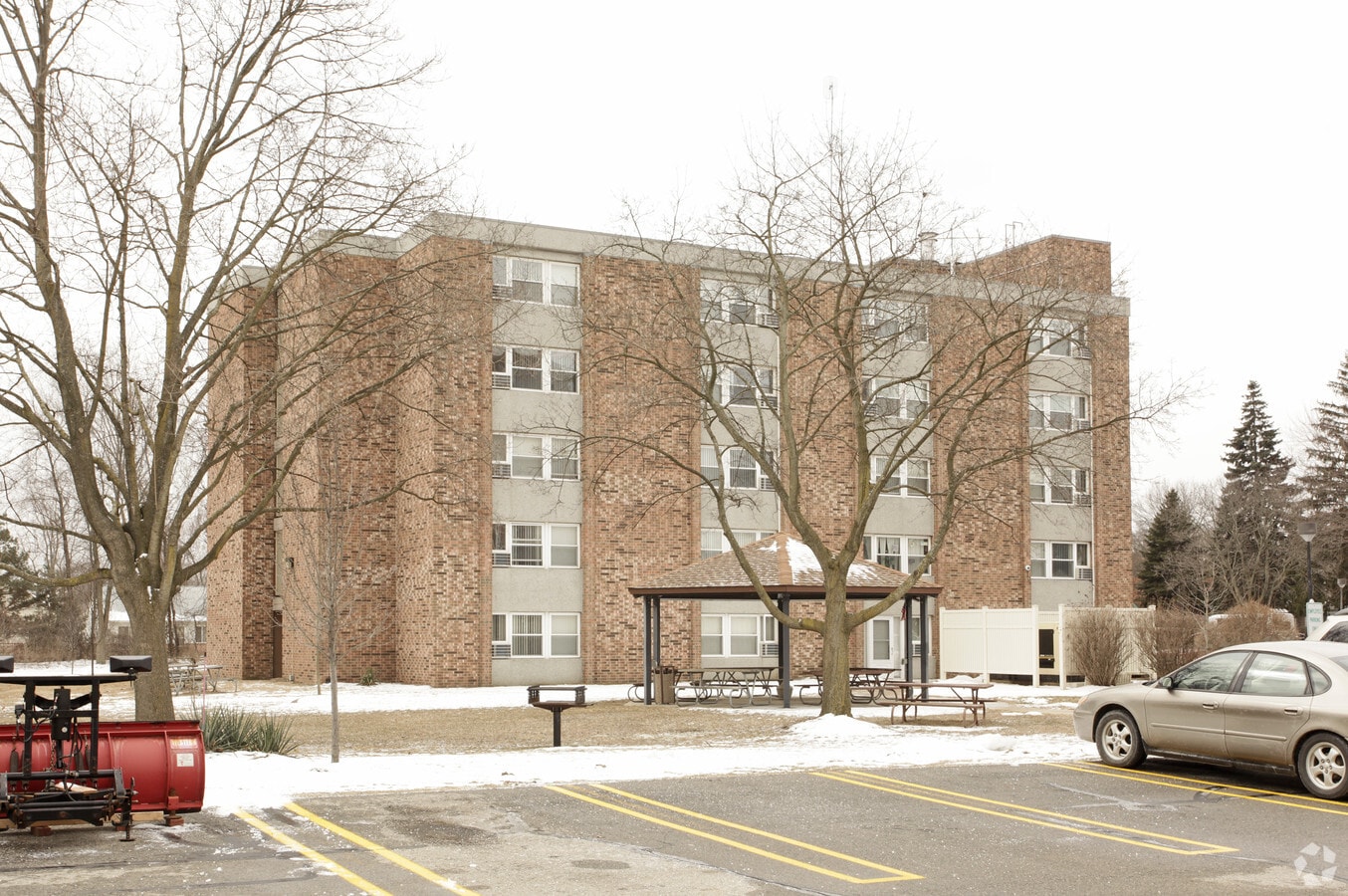 McNamara Towers II Apartments Livonia, Michigan 0 unit available After55