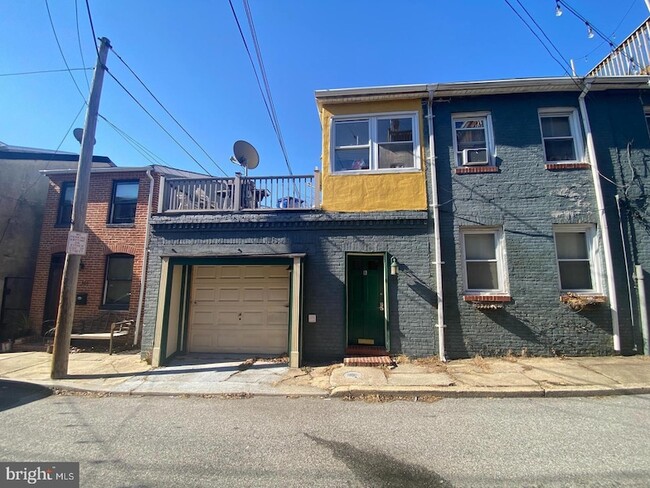 Photo - 1917 Gough St Townhome