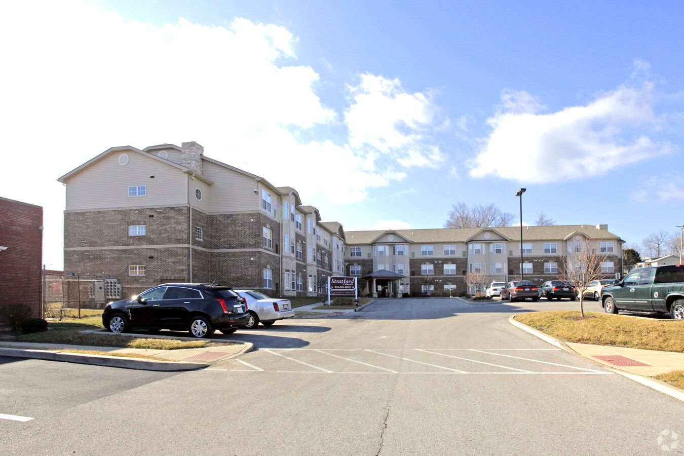 Stratford Manor - Stratford Manor Apartments