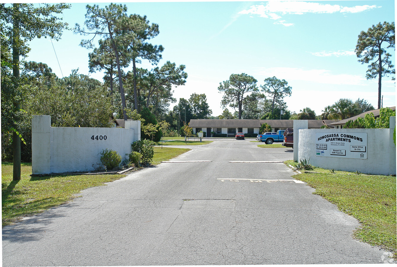 Building Photo - Homosassa Commons Apartments