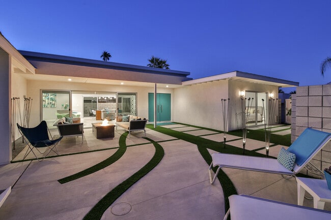 Building Photo - 47956 Silver Spur Trail Rental