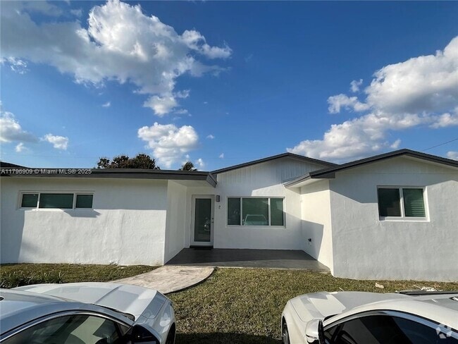 Building Photo - 10945 SW 172nd Terrace Rental