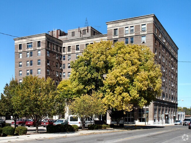 View to the north along Federal Avenue - The Manor Apartments