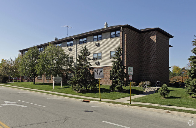 Janesville Regency House - Janesville Regency House Apartments