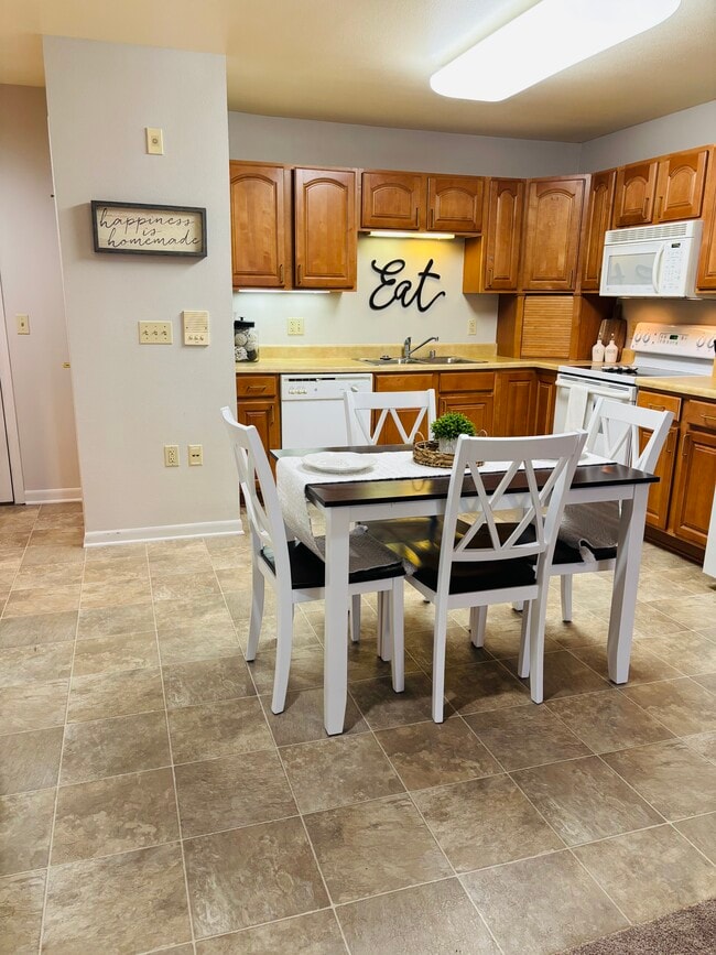 Kitchen - Dove Healthcare - Settlers' Trail Apartments