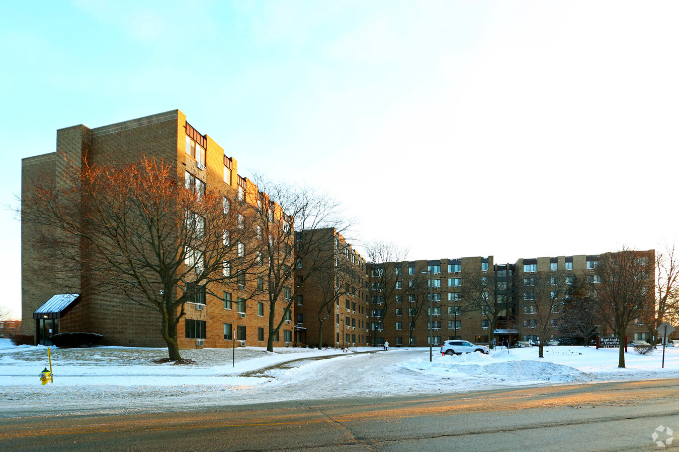 Huntington Towers - Huntington Towers Apartments