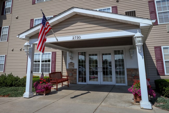 Building Entry - Turtle Creek Apartments