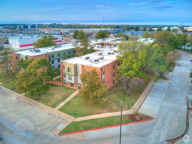 Building Photo - Huntley Apartments