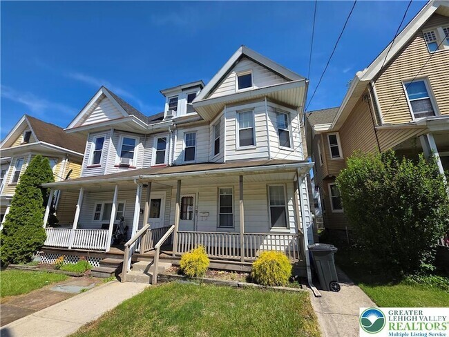 Building Photo - 1215 Bushkill St Rental