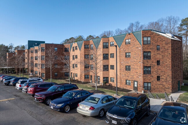 Building Photo - Maple Woods