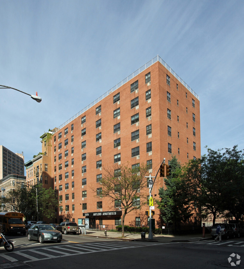 Photo - Antlers Apartments