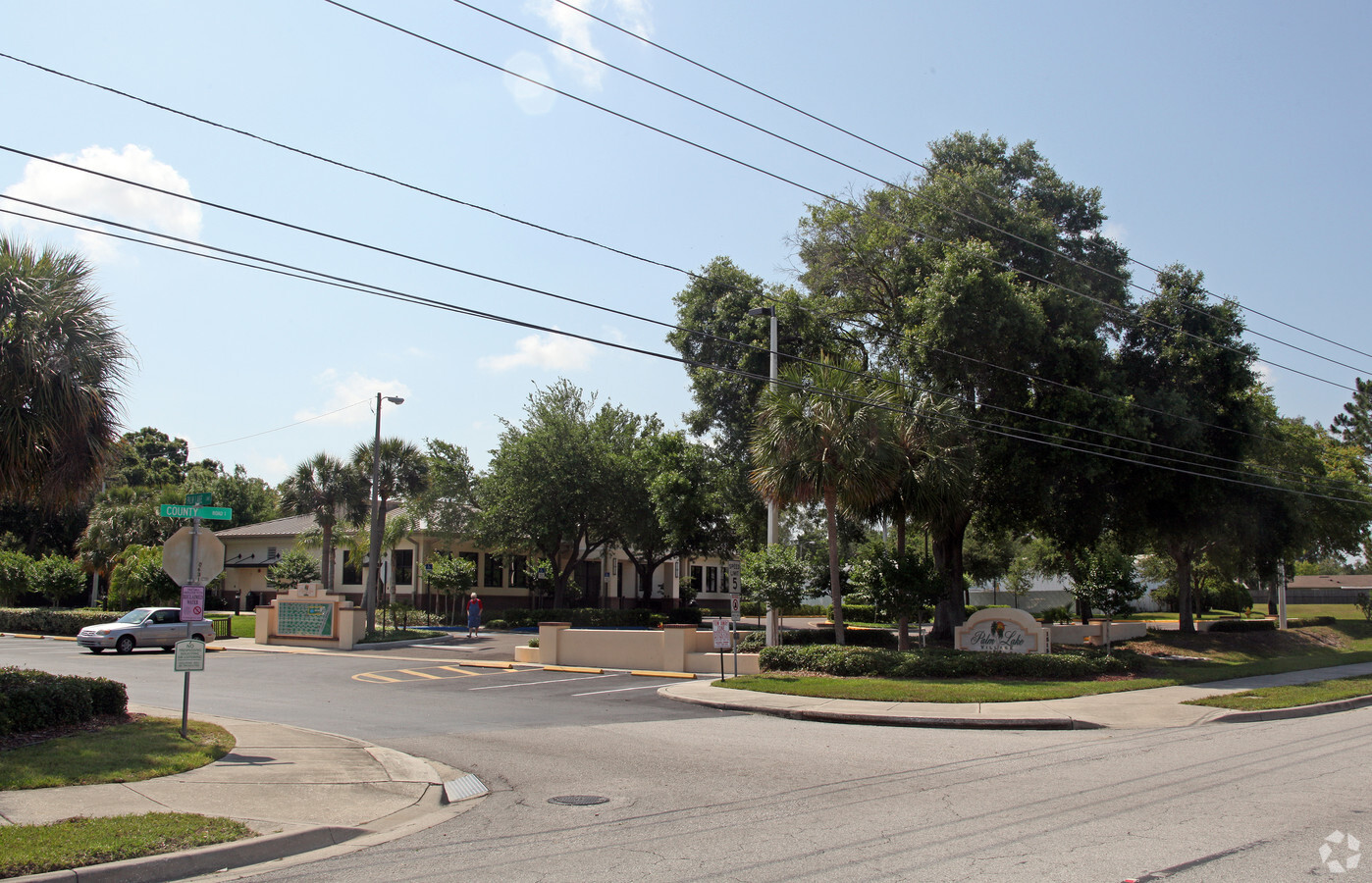 Photo - Palm Lake Village Apartments