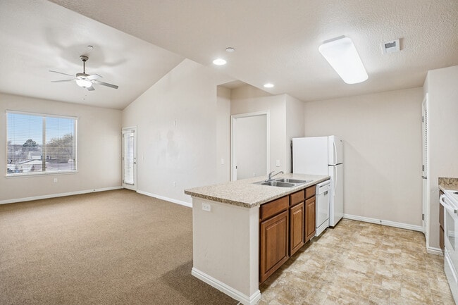 Building Photo - Silvercrest