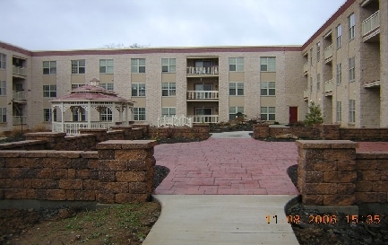 Building Photo - Roaring Spring Building Rental
