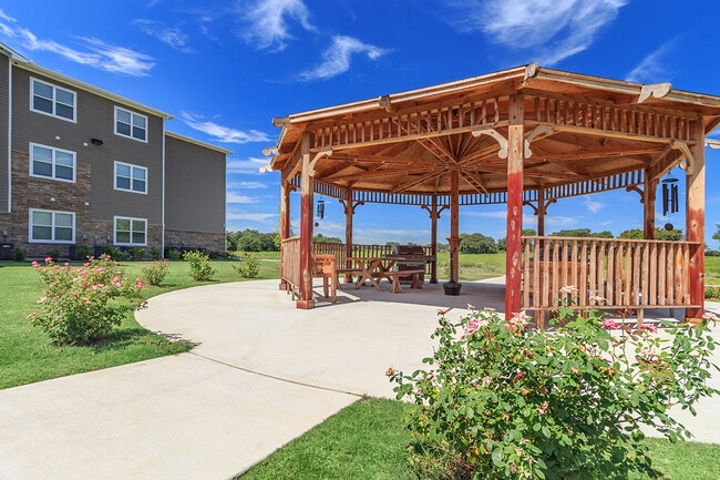 Building Photo - Hunter's Chase Senior Apartments (55+ Only)