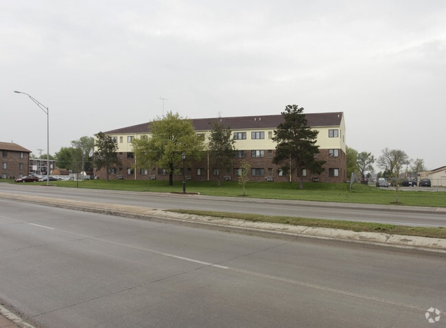 Building Photo - Malone Manor Rental