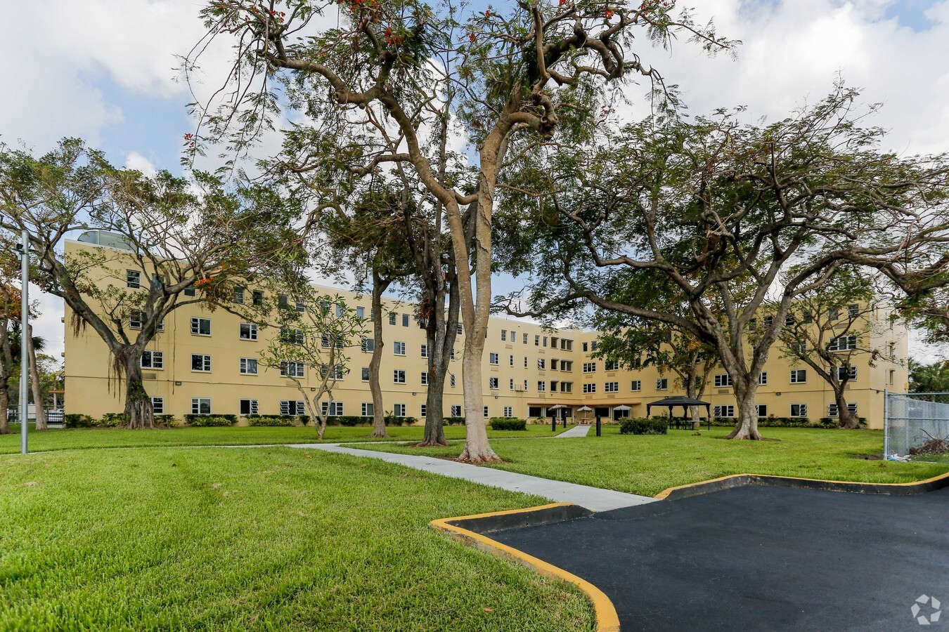 St. Mary's Towers - St. Mary's Towers Apartments