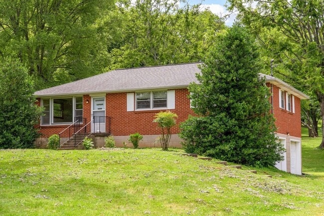 Photo - 411 Westchester Dr Rental