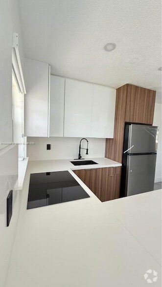Building Photo - 2430 NE 188th St Rental