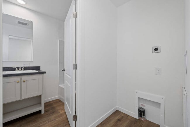 Building Photo - 4315 N Flowing Wells Rd