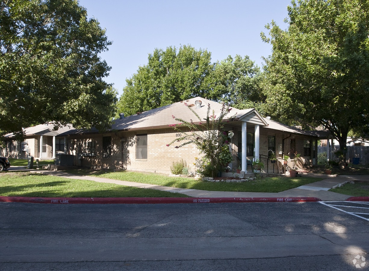 Photo - Eberthart Place Apartments