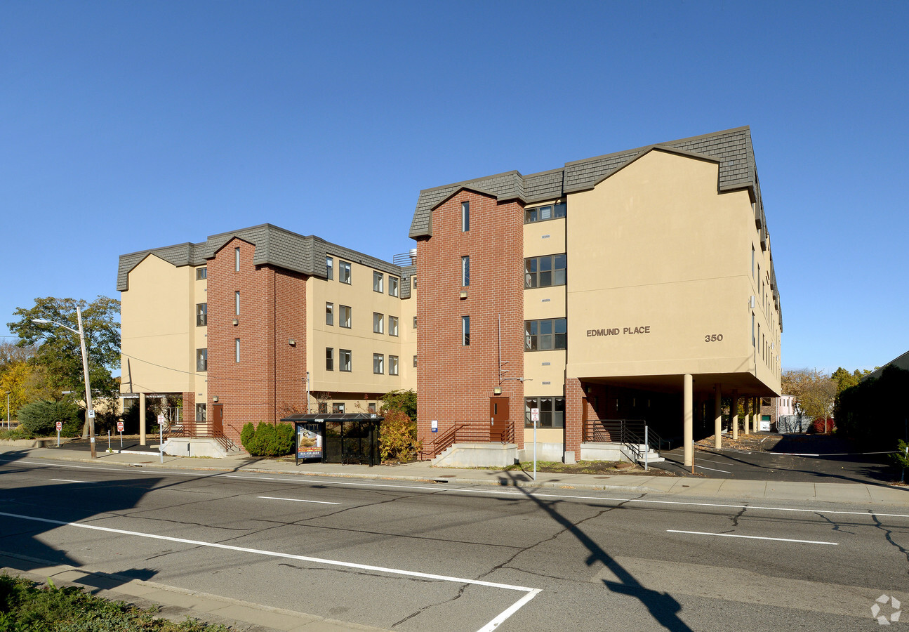 Photo - Edmund Place Apartments