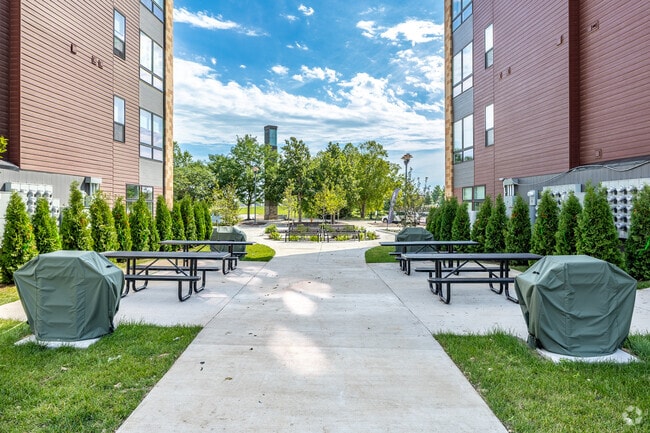Courtyard - Concord at Marketplace 55+ Independent Living Apartments