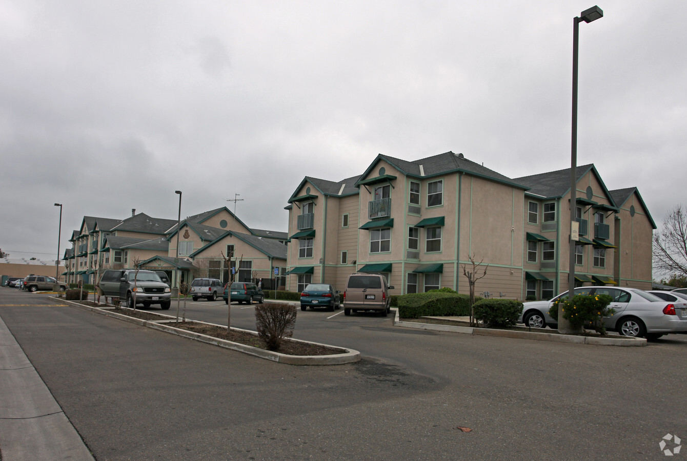 Turlock Silvercrest Senior Residence - Turlock Silvercrest Senior Residence Apartments