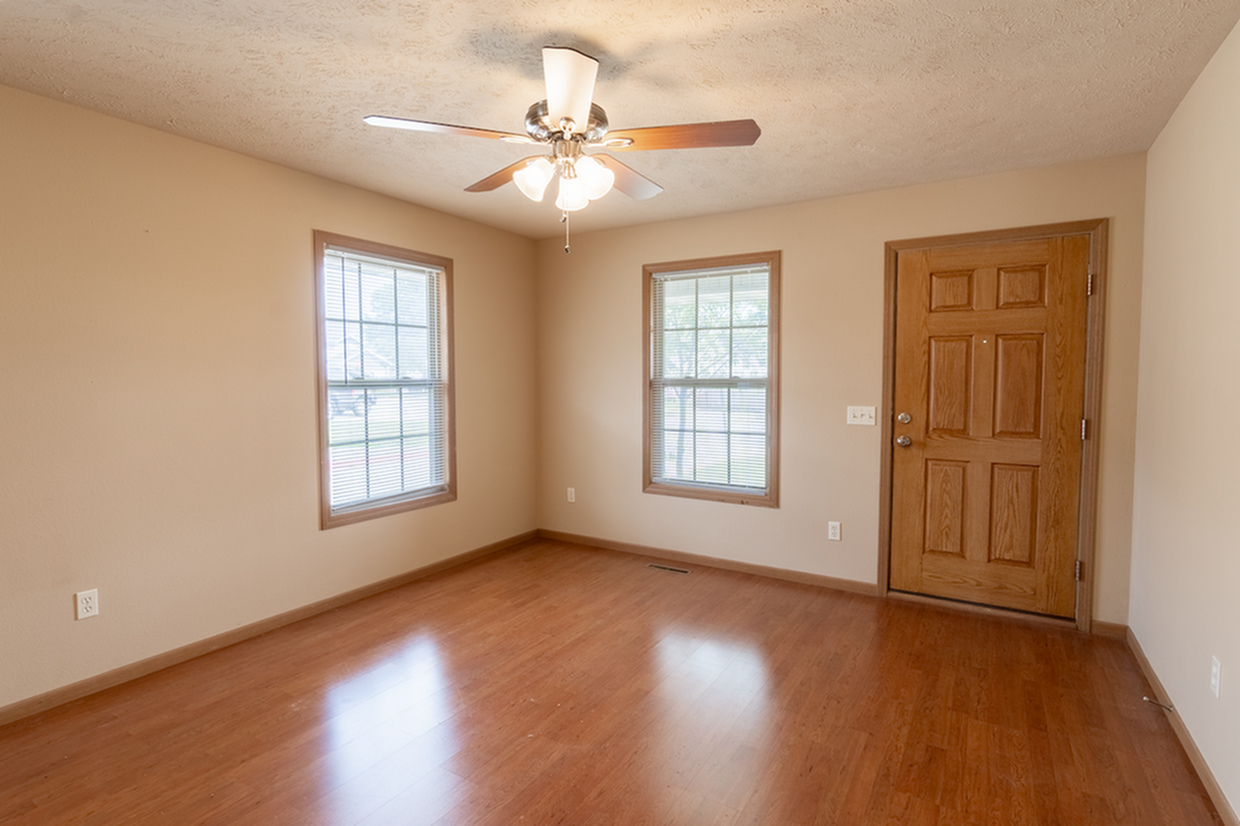 1 Bedroom Living Room - 1 Bedroom Townhome