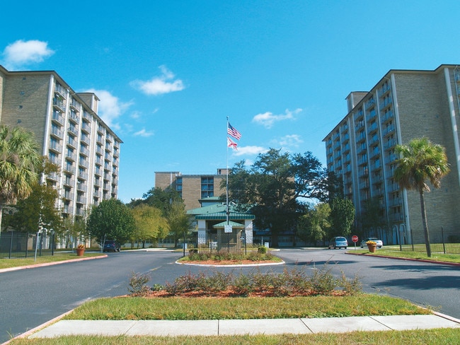 Central Plaza Towers - Central Plaza Towers Apartments