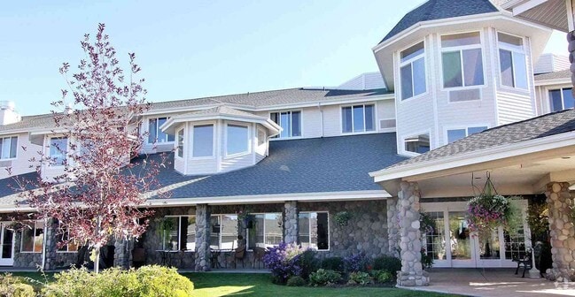 Building Photo - Stone Lodge Rental