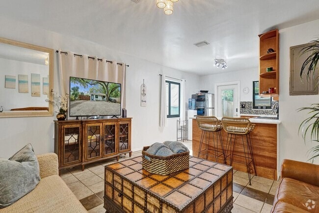 Building Photo - 1502 SW 25th St Rental
