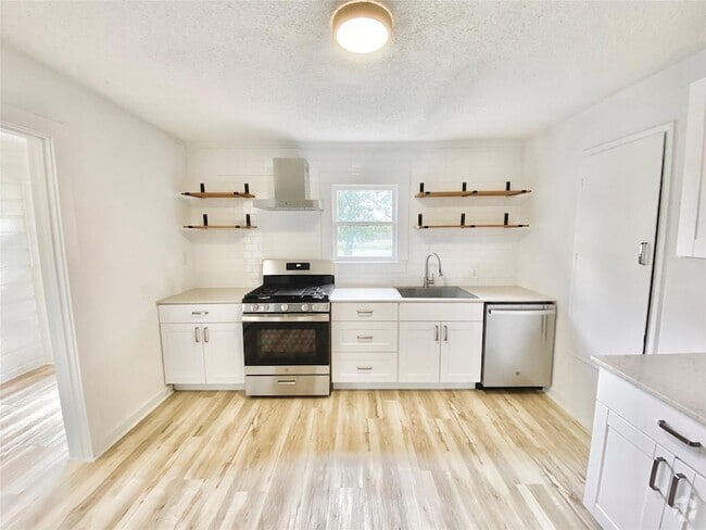 Building Photo - 114 Hollaway St Rental
