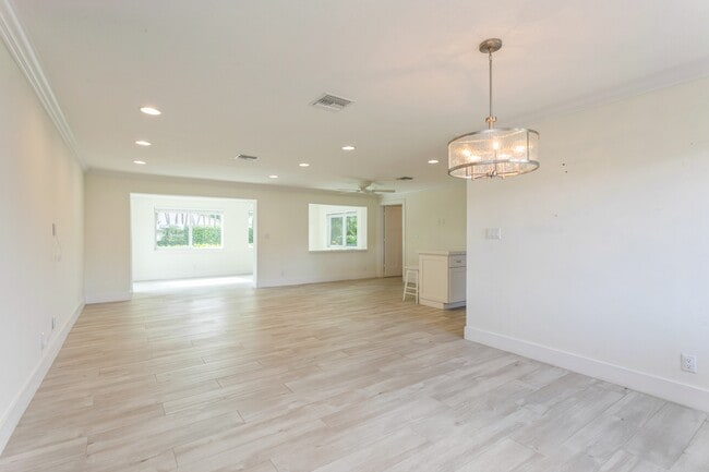 Building Photo - 1615 Venus Ave Rental