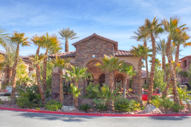 Building Photo - Carefree Senior Living at the Willows (55+) Rental