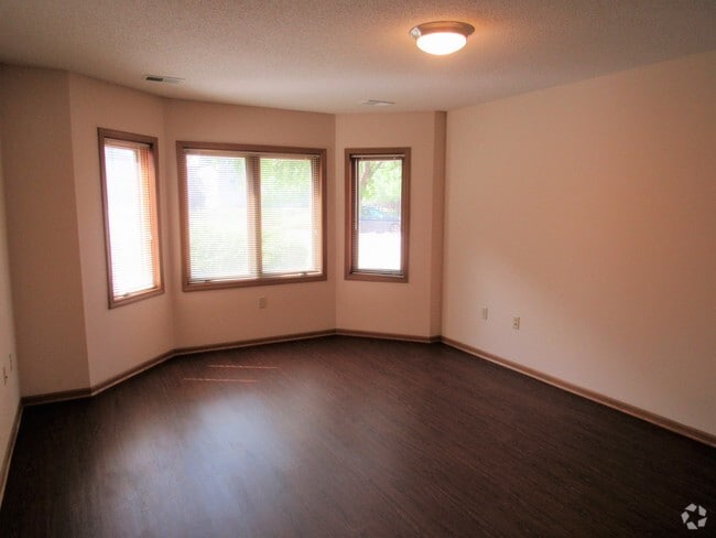Building Photo - Salem Village at Miami Heights Rental