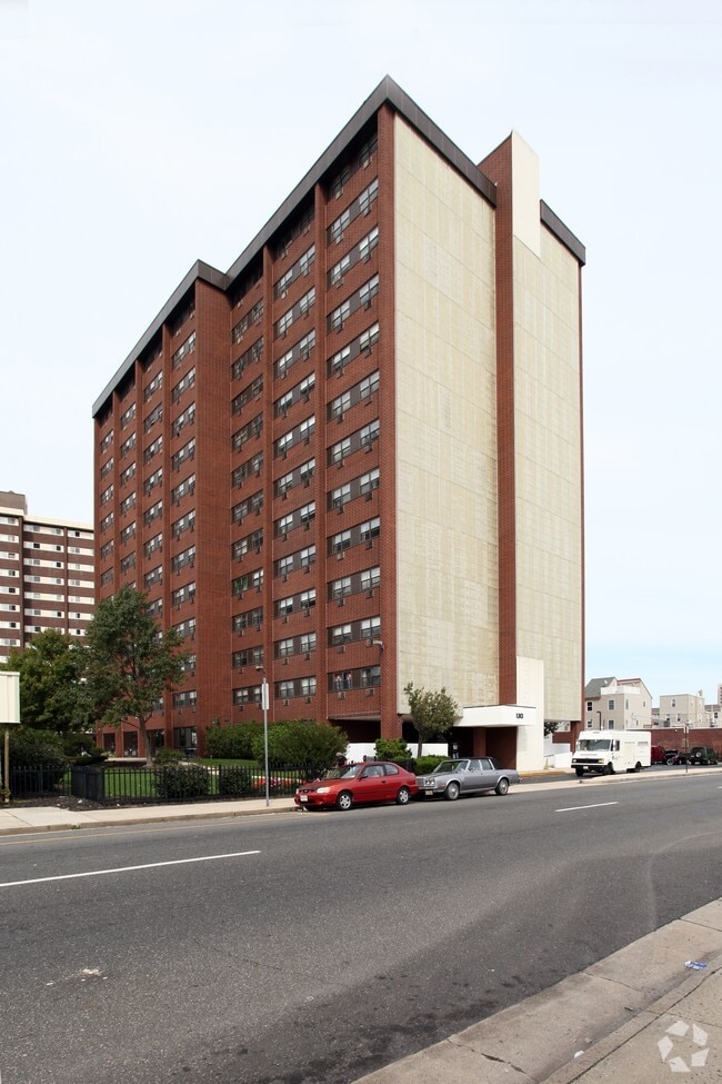 Baltic Plaza Apartments - Atlantic City, NJ | After55
