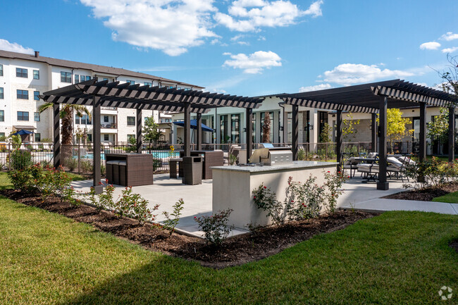 Ivy Point Cypress Apartments - Cypress, Texas - 6 units available | After55