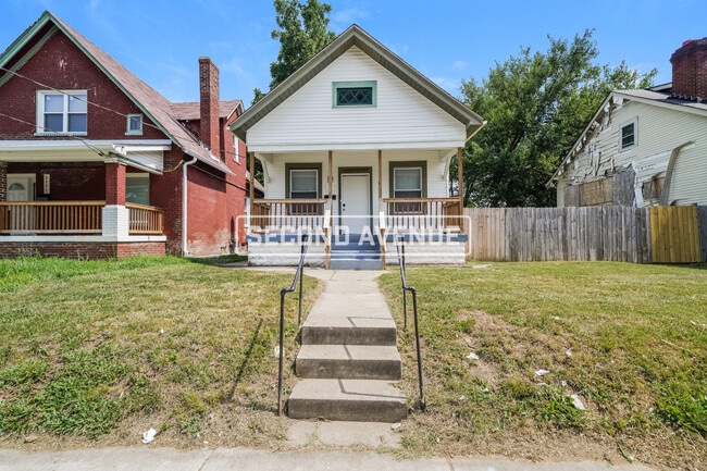 Building Photo - 2117 W Hill St Rental